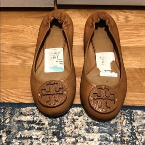 Like new Size 7 Tory Burch Reva Camel flats